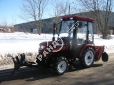 Коммунальный трактор LOVOL TE244 в комплекте с отвалом и щеткой уже продаже