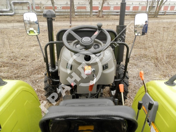 Трактор FT-404